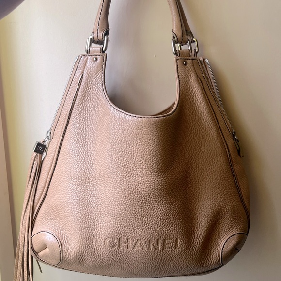 Authentic Chanel Bag- cream with silver hardware - Picture 1 of 11
